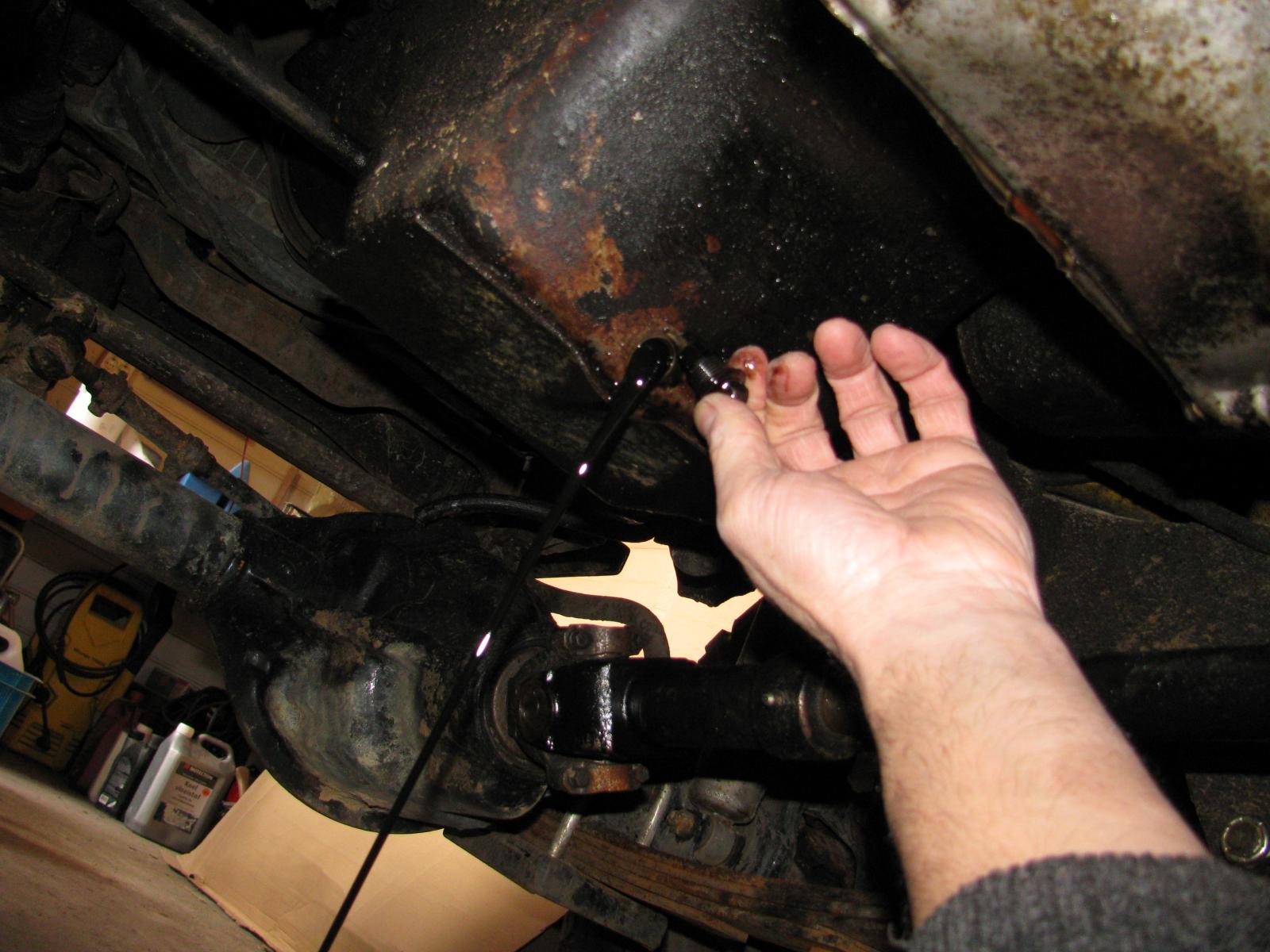 Jeep cherokee rear main seal still leaking #3